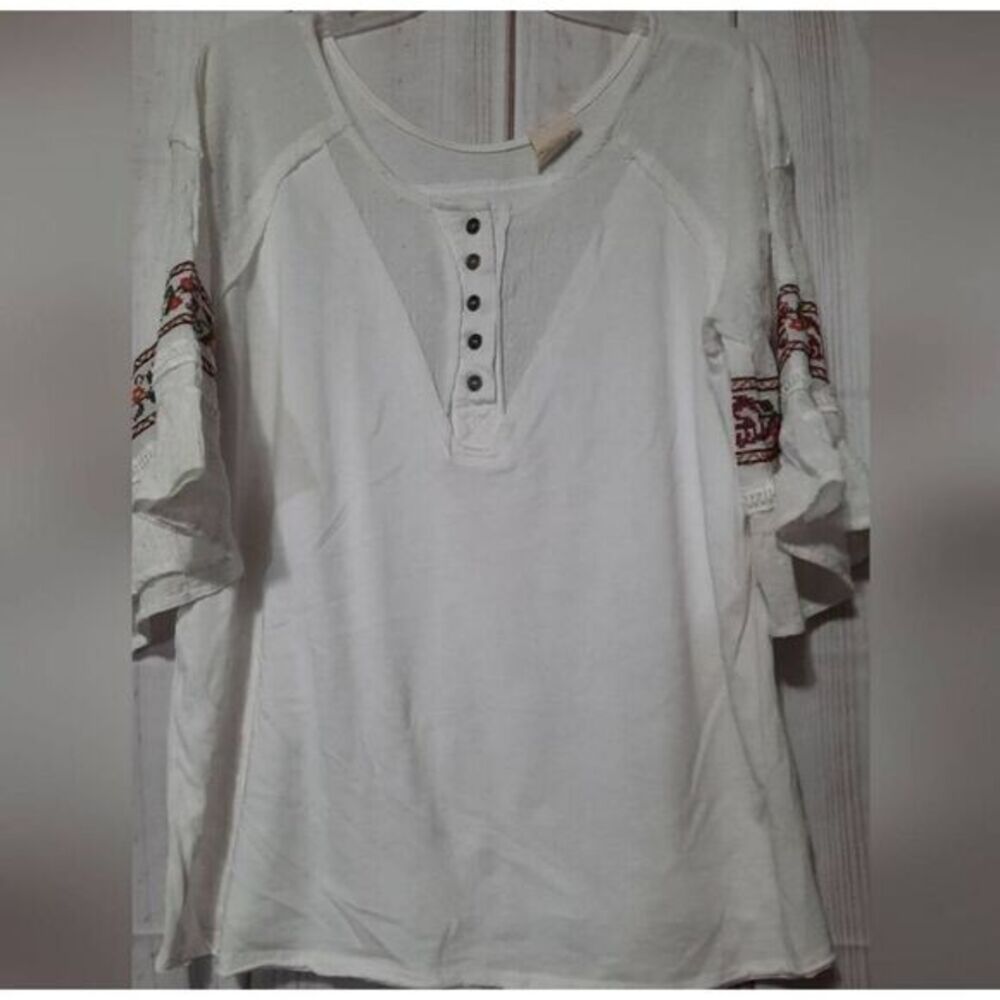 Artistic Works by Lu White Embroidered Henley Bell Sleeve Boho Top‎ S H3131